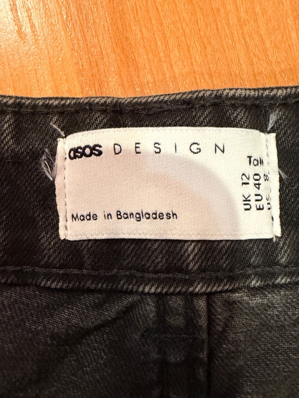 ASOS DESIGN Tall Denim Relaxed shorts in wash black - Picture 2 of 3